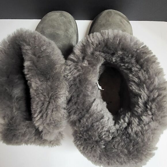 Ugg Classic Gray Ankle Short Boots - Picture 5 of 7